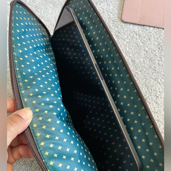 Fossil iPad Case - Picture 9 of 9